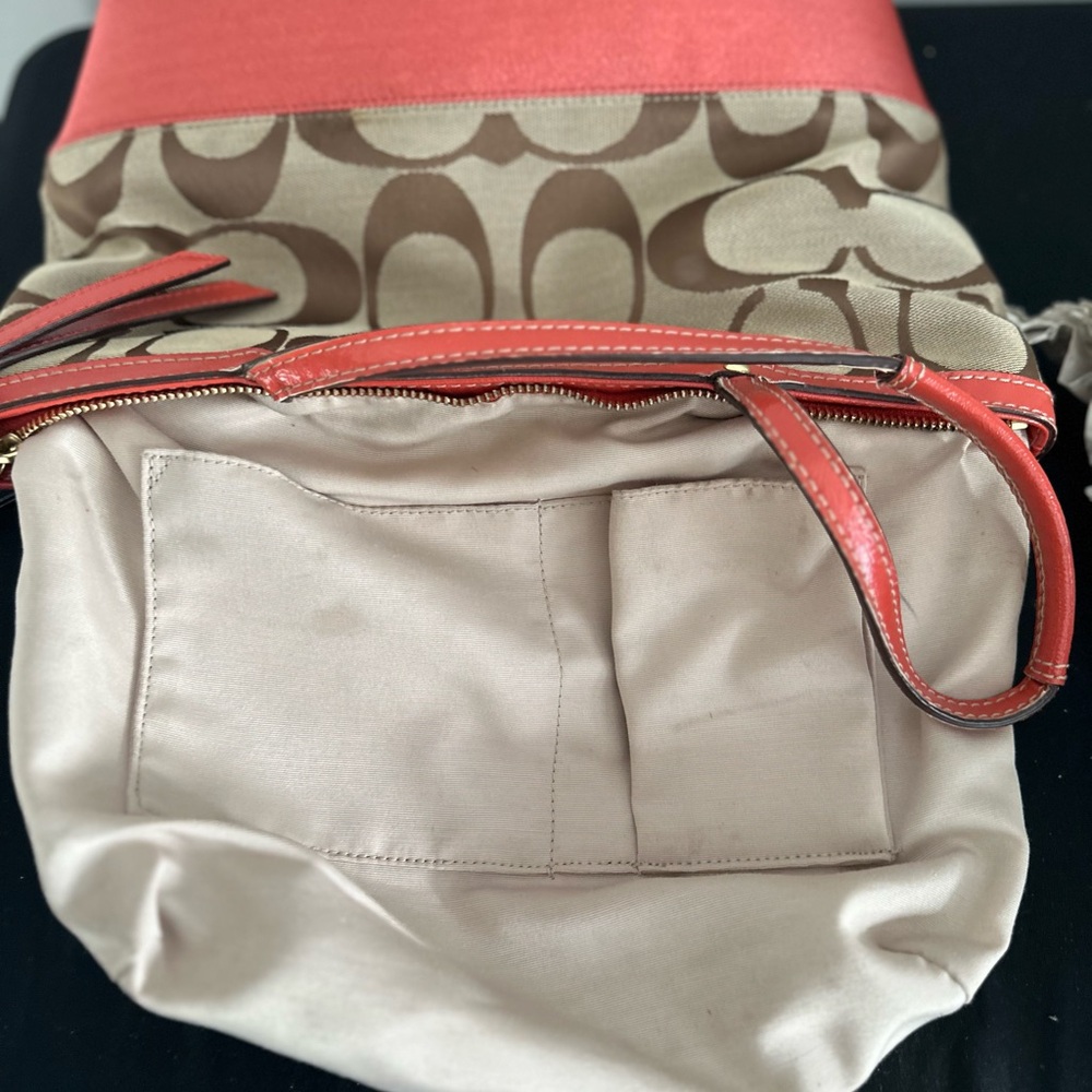 Used coach bag. - Picture 3 of 10